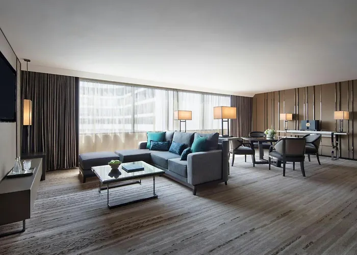 Marriott Marquis Queens Park 5*
