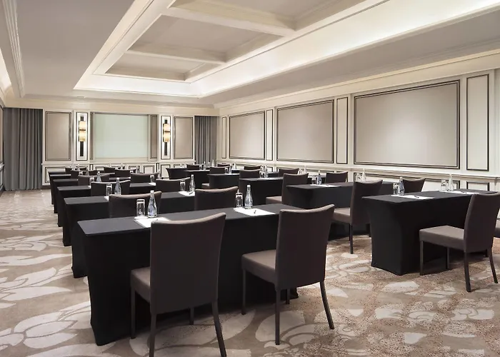 Marriott Marquis Queens Park Отель 5*