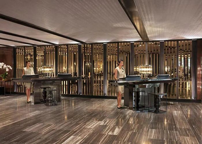 Отель Marriott Marquis Queens Park 5*